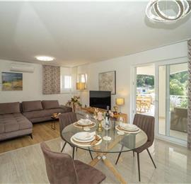 6 Bedroom Beachfront Villa with Heated Pool near Vela Luka on Korcula Island, Sleep 12